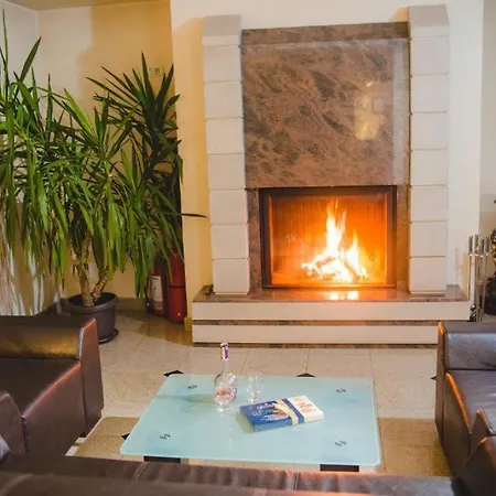 Хотел Family Shipkovo *